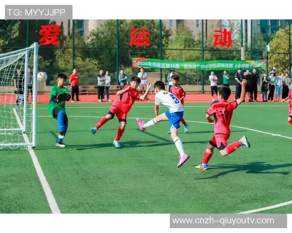 足球中学生的梦想与奋斗：在绿茵场上追逐青春的激情与荣耀